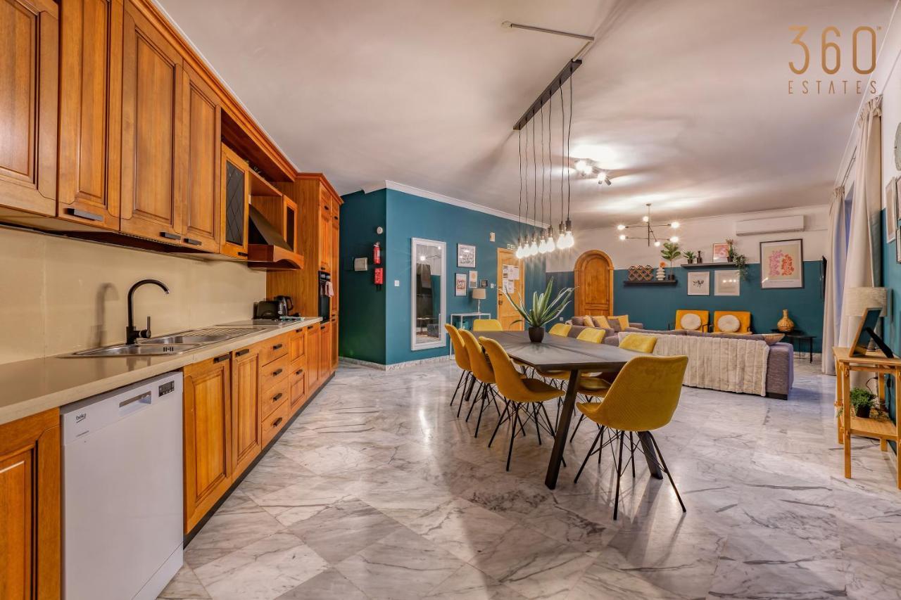 Stunning, Seafront 3br In The Heart Of By 360 Estates