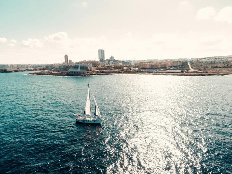 Stunning, Seafront 3br In The Heart Of By 360 Estates Sliema