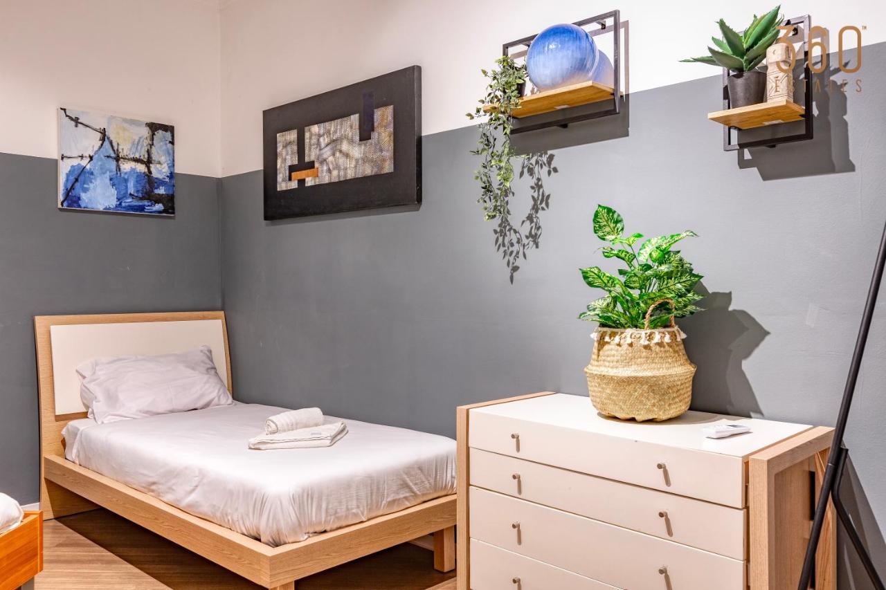 Stunning, Seafront 3br In The Heart Of By 360 Estates Sliema