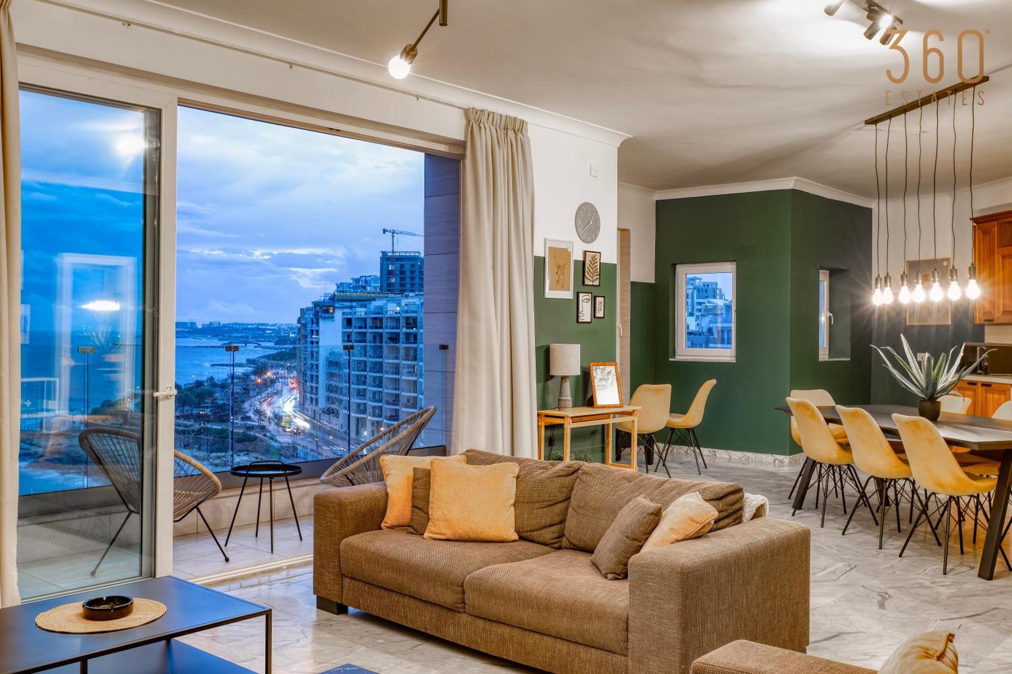 Apartment Stunning, Seafront 3br In The Heart Of By 360 Estates *